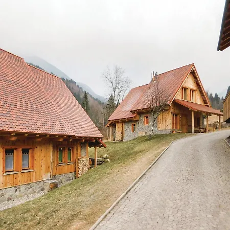 Two-bedroom Holiday In Comeglians Сasa de vacaciones